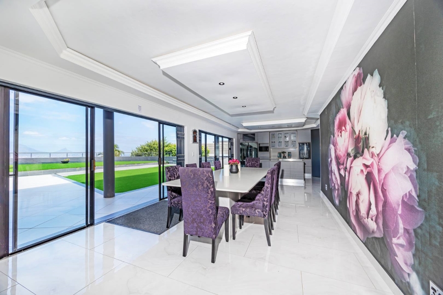 8 Bedroom Property for Sale in Plattekloof Western Cape